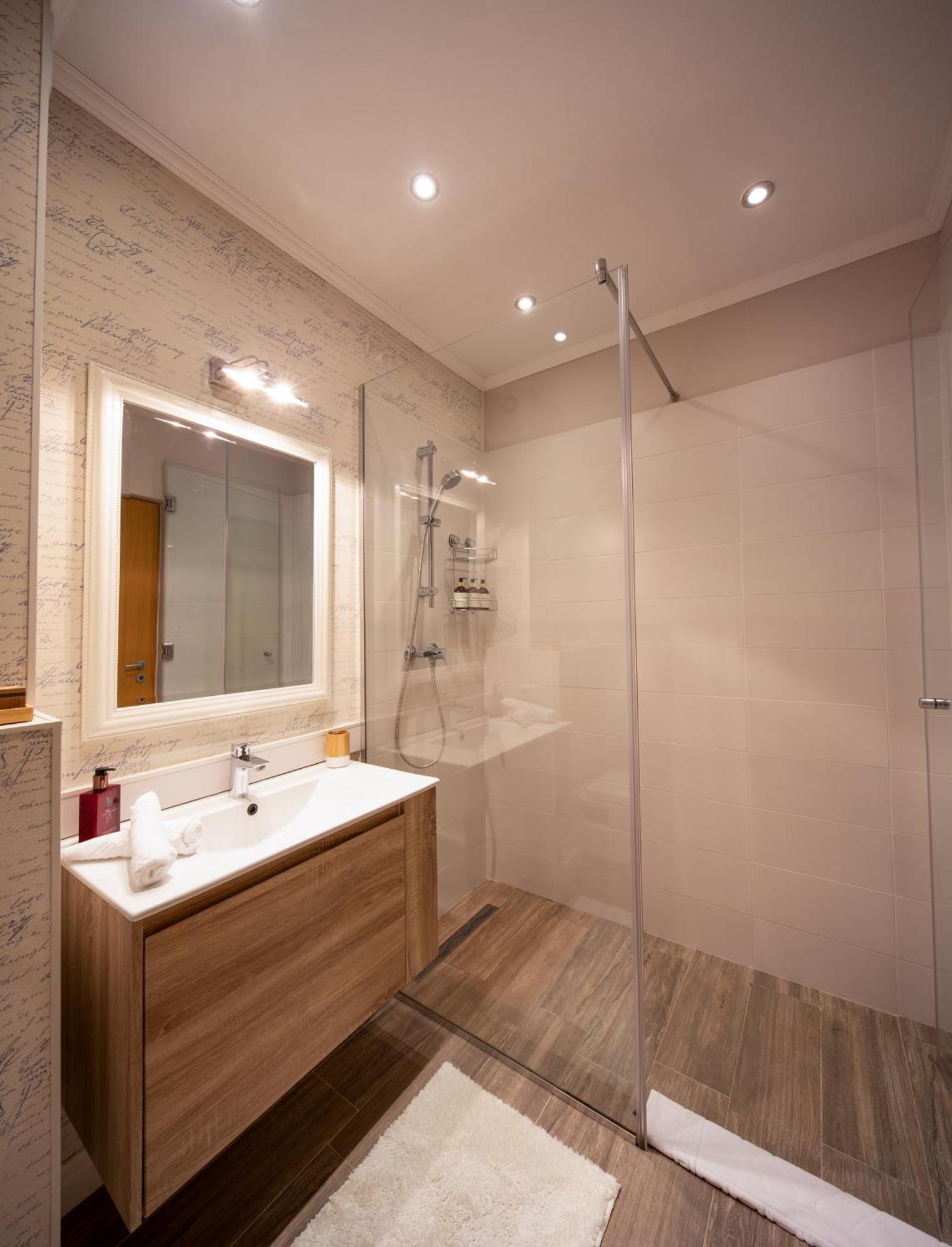 Stylish Condo - Parking And Balcony Cluj-Napoca Buitenkant foto